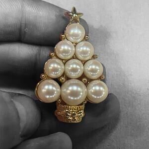 Marvella Christmas Tree Brooch Vintage Signed Gold Tone Pin Star 1-1/2"